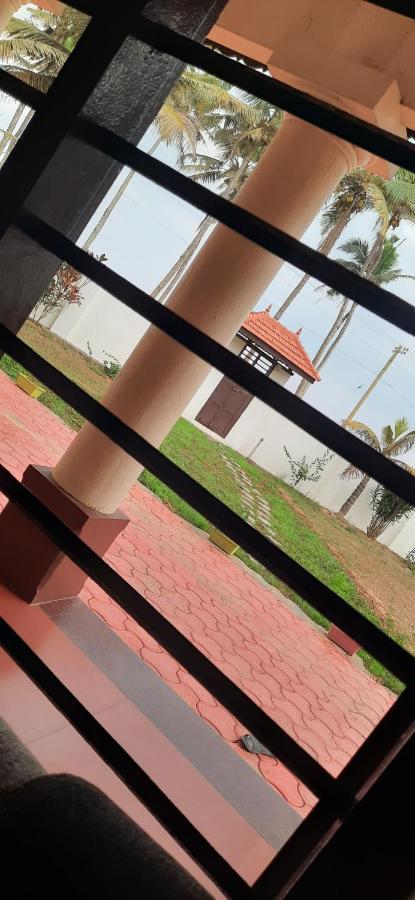 Poovar Sea View Rooms And Boating Family & Couple Only Esterno foto